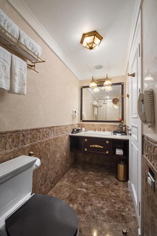 Silk Path Boutique 4*